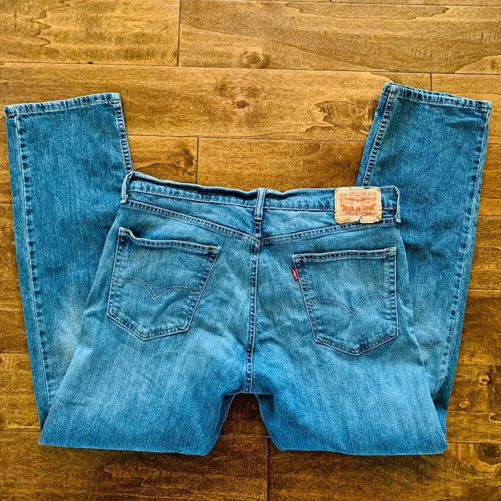 Levi's Men's 505 36x32 Jeans - Light/Med‎ Wash